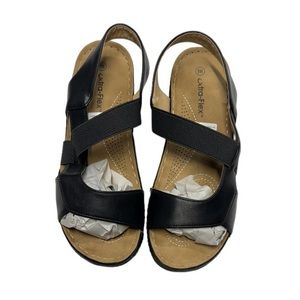 Xtra-Flex size 8W women’s black elastic strap sandals. Brand new never worn!